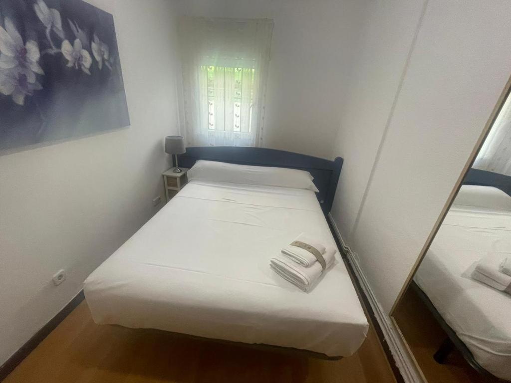 Appartamento Bajo Al Lado Del Ayuntamiento Santander Esterno foto